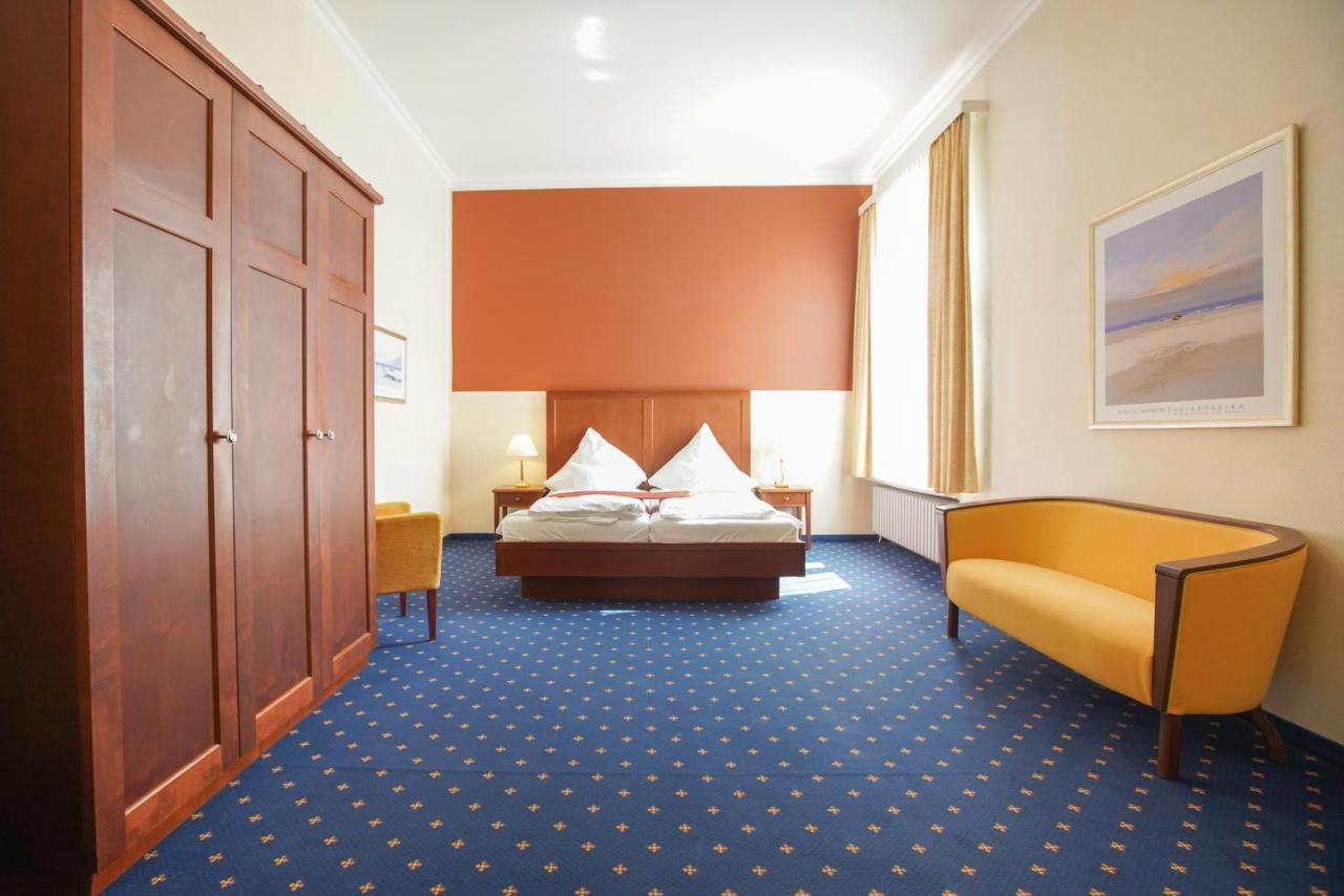 Strandhotel Ostfriesenhof Отель 3*